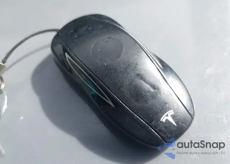 2013 Tesla Model S Performance из США, поврежденный, VIN 5YJSA1CP4DFP23684